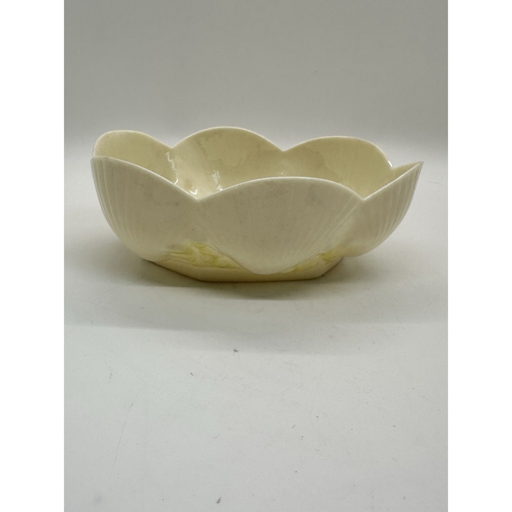 VINTAGE BELLEEK IRISH PORCELAIN SHELL CORAL PATTERN CANDY NUT BOWL LUSTRE‎